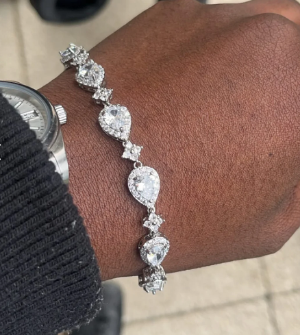 <h2>Our customers' opinions also matter.</h2>